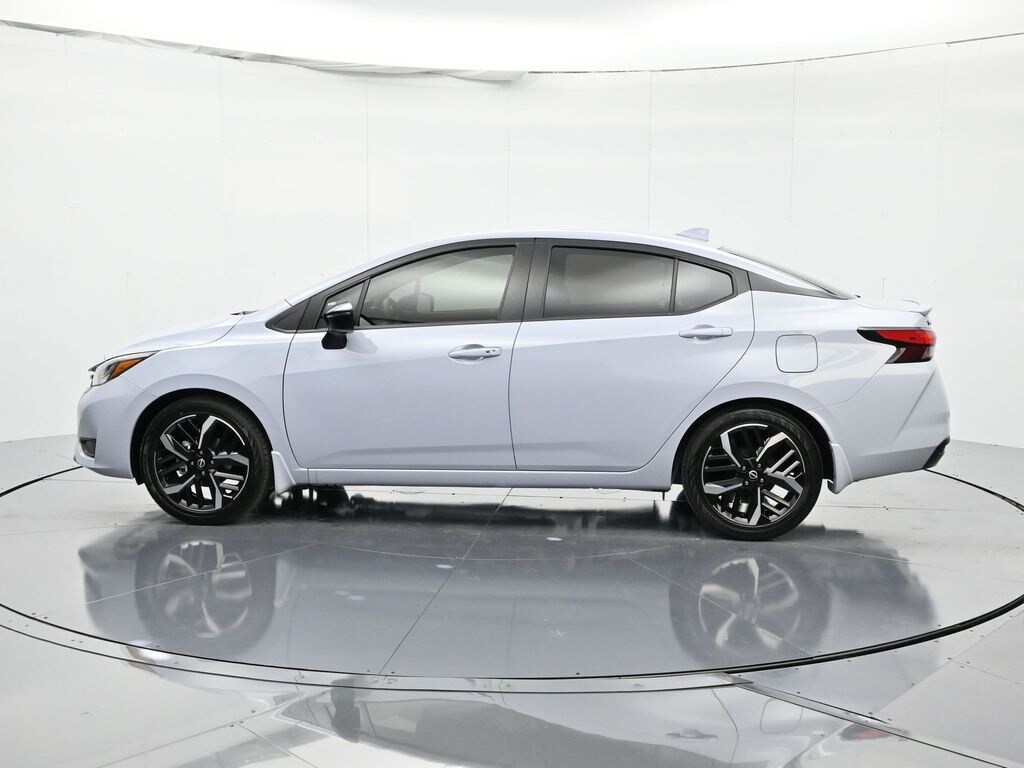 New 2025 Nissan Versa 1.6 SR Sedan