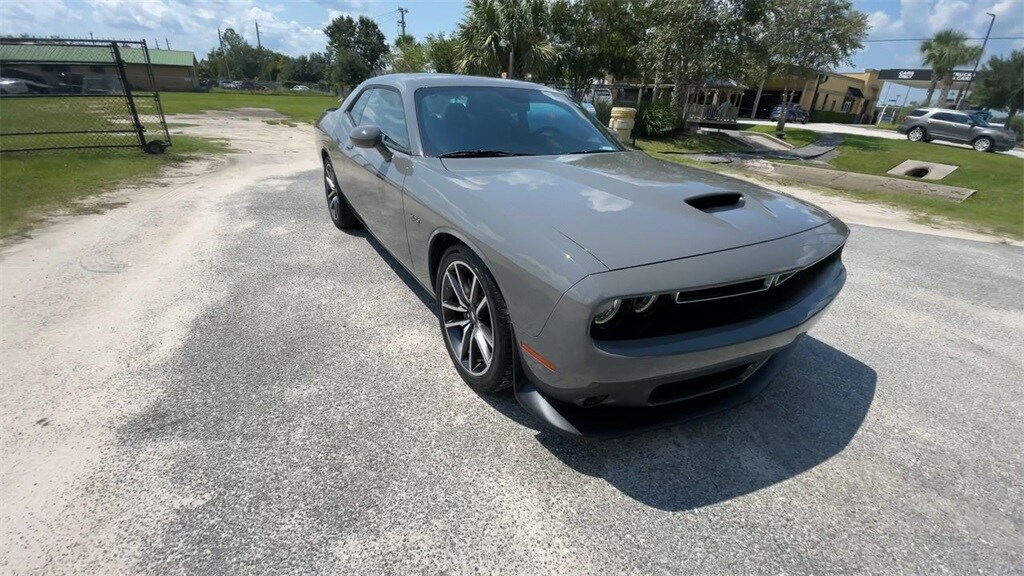 2023 Dodge Challenger R/T photo 2