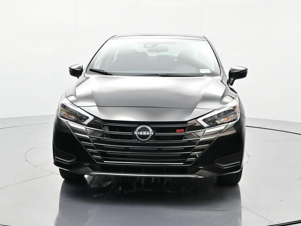 New 2025 Nissan Versa 1.6 SR Sedan