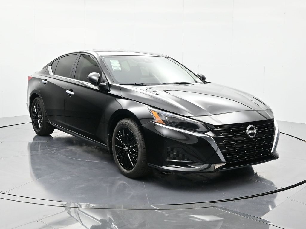 New 2025 Nissan Altima SV Sedan