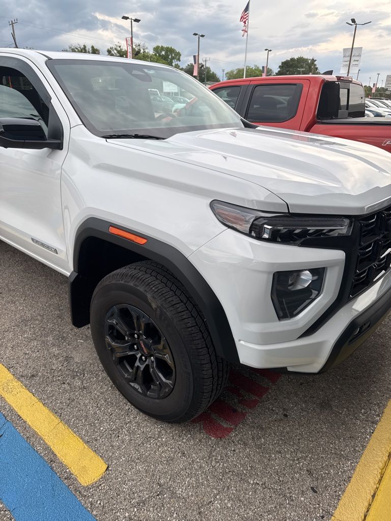 2025 GMC Canyon 2WD Elevation Crew Cab Short Box's photo