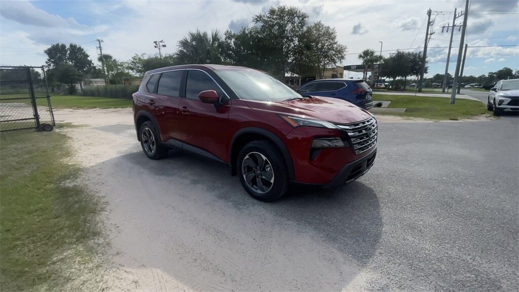2026 Nissan Rogue SV photo 2