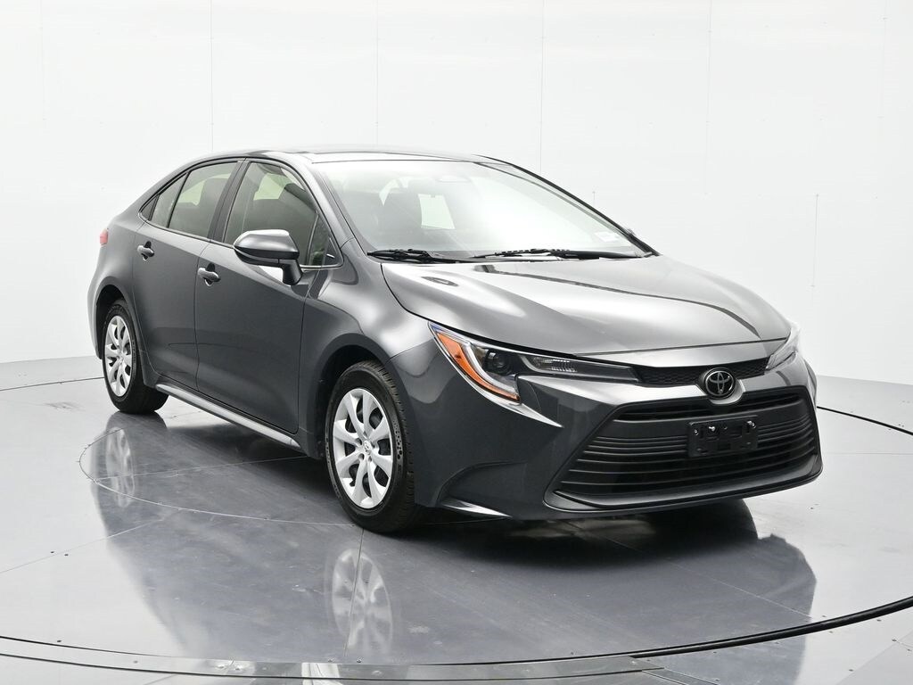 2023 Toyota Corolla LE photo 3