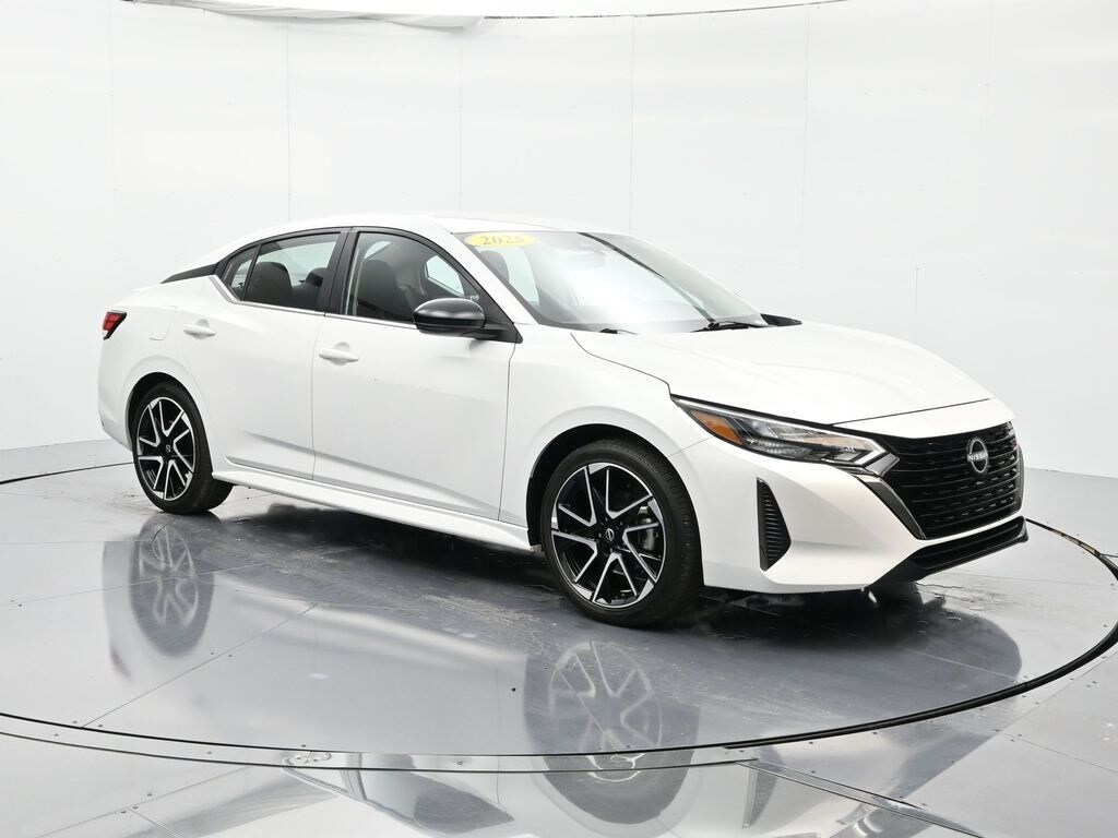 2025 Nissan Sentra SR photo 3