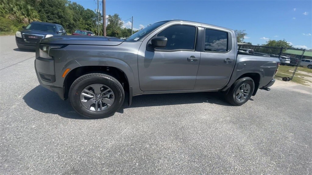 2026 Nissan Frontier SV photo 4