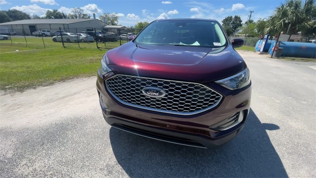 2024 Ford Edge SEL photo 3