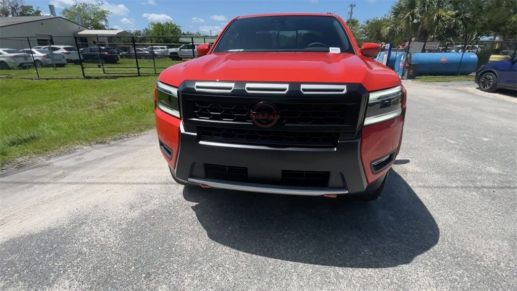 2025 Nissan Frontier PRO-X photo 3