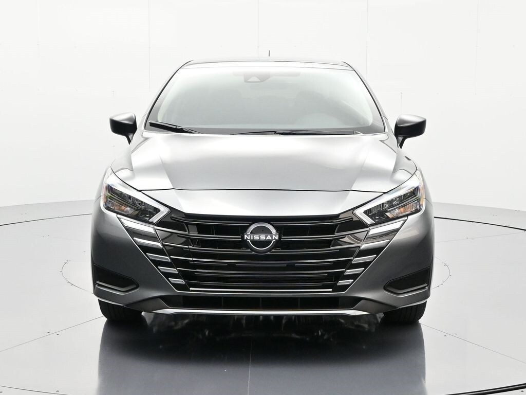 2025 Nissan Versa 1.6 S photo 2