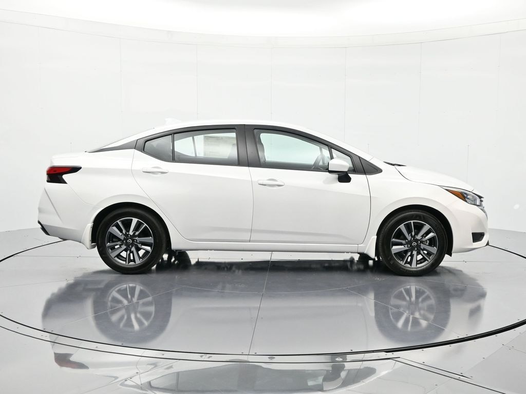 New 2025 Nissan Versa 1.6 SV Sedan