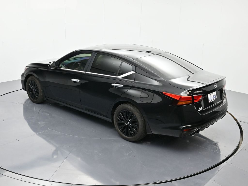 2025 Nissan Altima SV - Photo 35