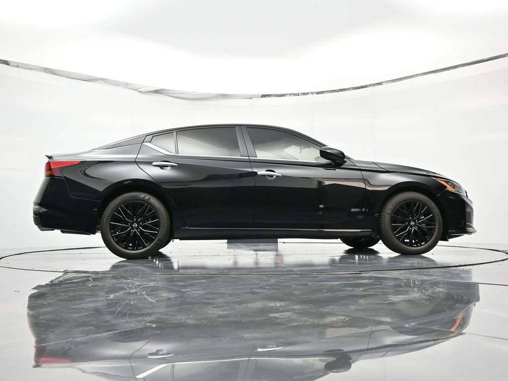 2025 Nissan Altima SV - Photo 40