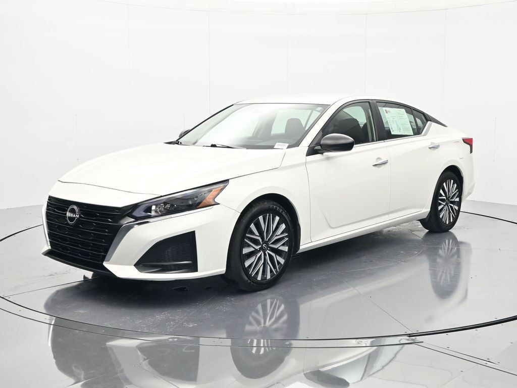 Certified 2025 Nissan Altima SV Sedan