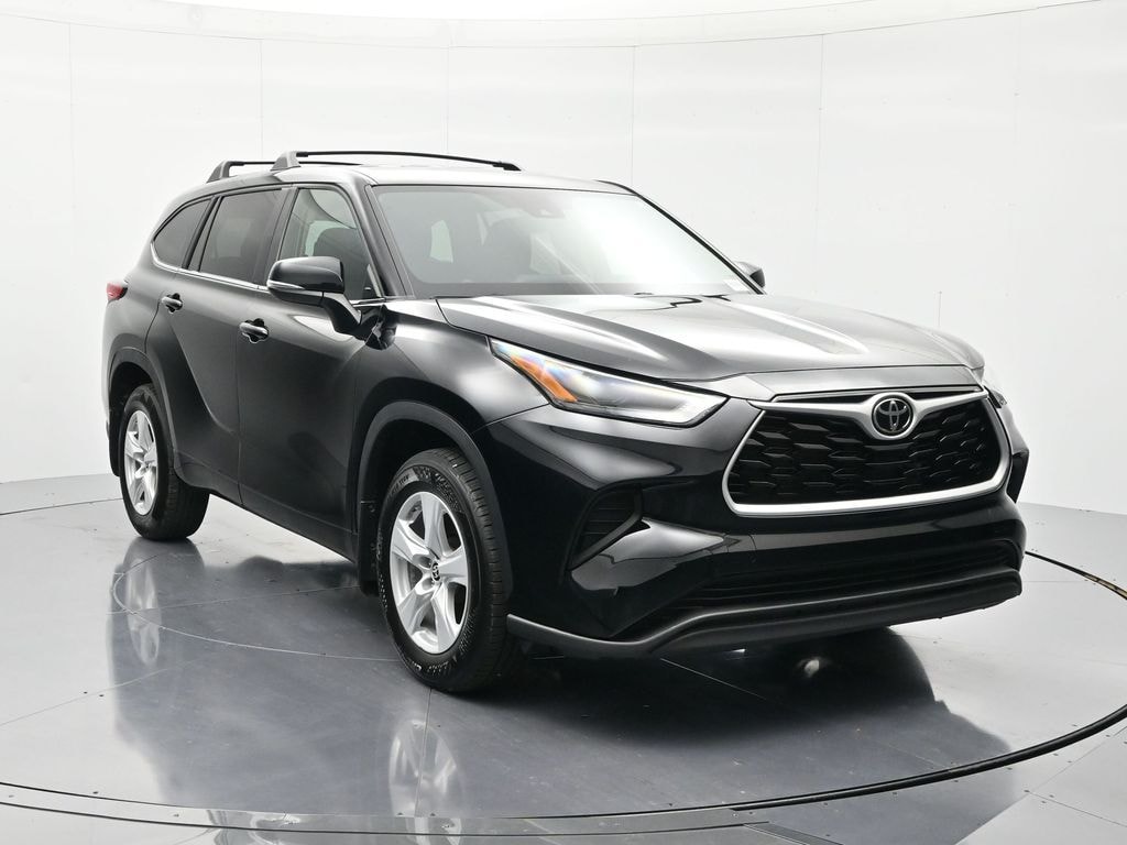Used 2023 Toyota Highlander L SUV