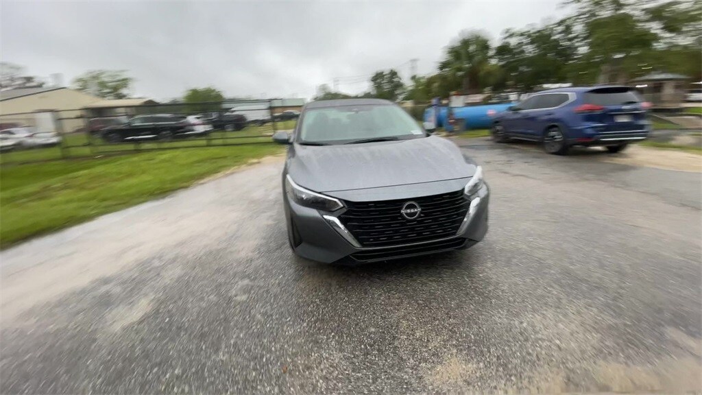 2025 Nissan Sentra SV photo 3