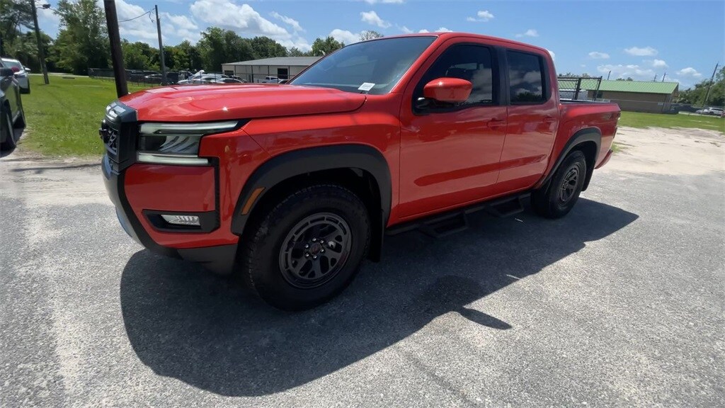 2025 Nissan Frontier PRO-X photo 4