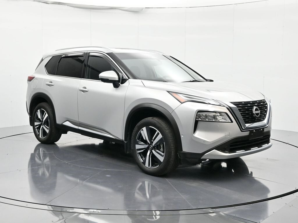2023 Nissan Rogue Platinum photo 3