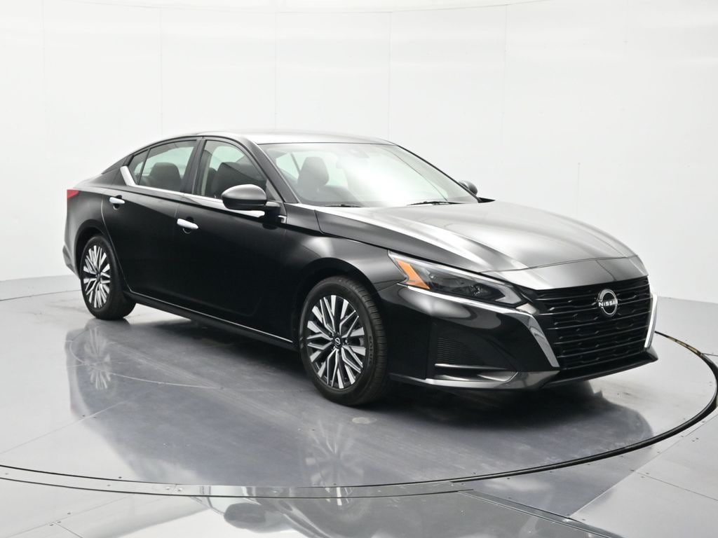 Certified 2024 Nissan Altima 2.5 SV Sedan
