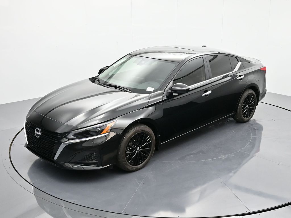 2025 Nissan Altima SV - Photo 29