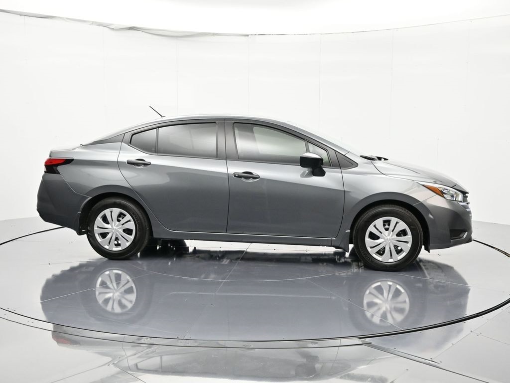 New 2025 Nissan Versa 1.6 S Sedan