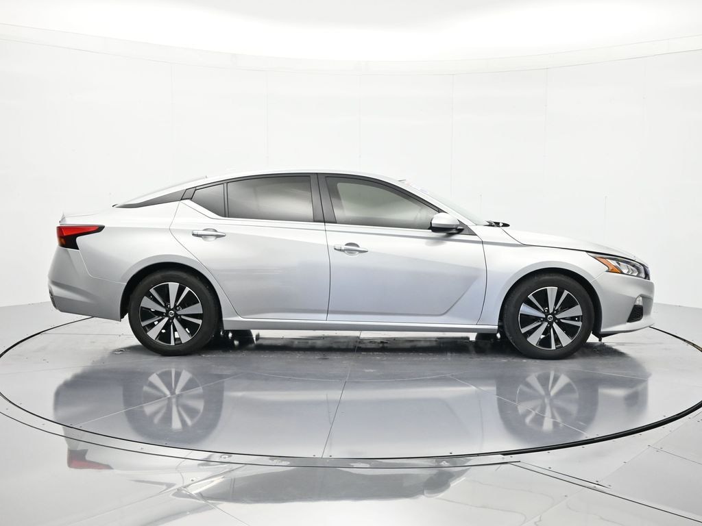 Certified 2022 Nissan Altima 2.5 SV Sedan