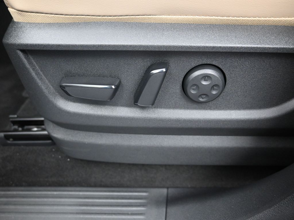 2025 Nissan Armada Platinum - Photo 13