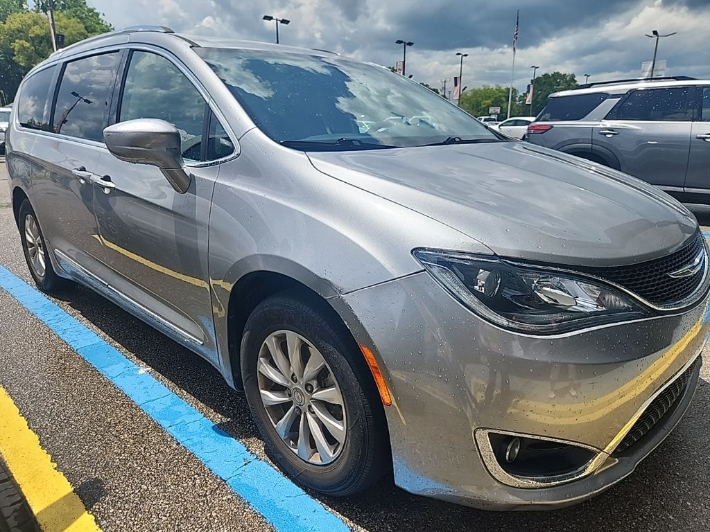 Used 2018 Chrysler Pacifica Touring L Van