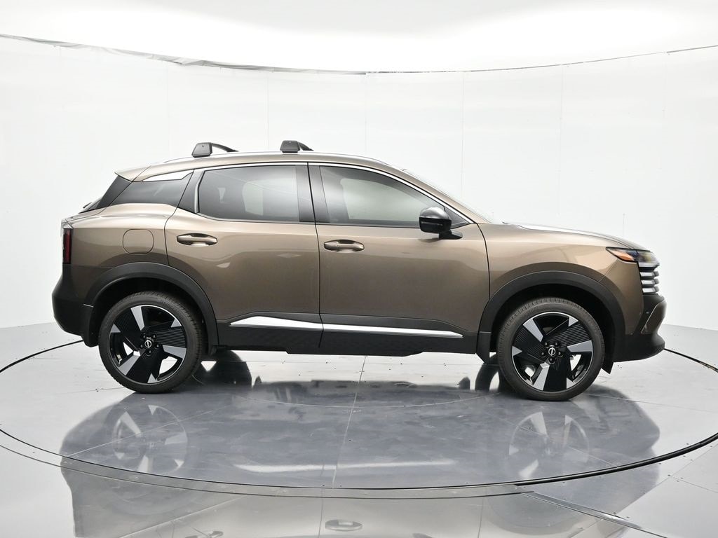 New 2026 Nissan Kicks SR SUV