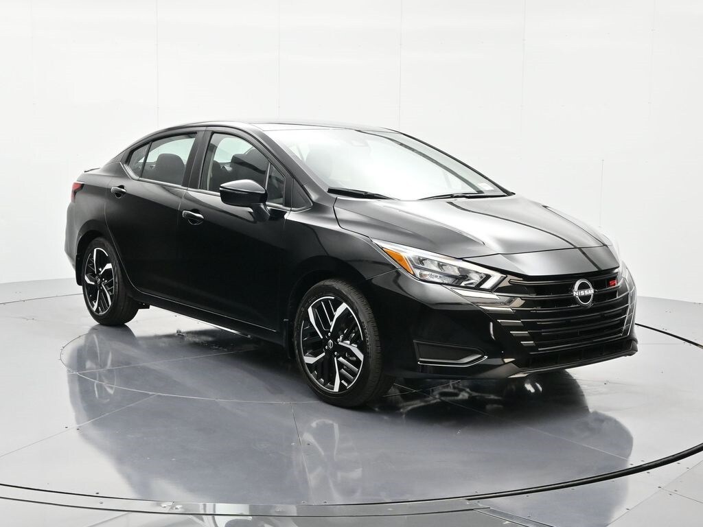 New 2025 Nissan Versa 1.6 SR Sedan