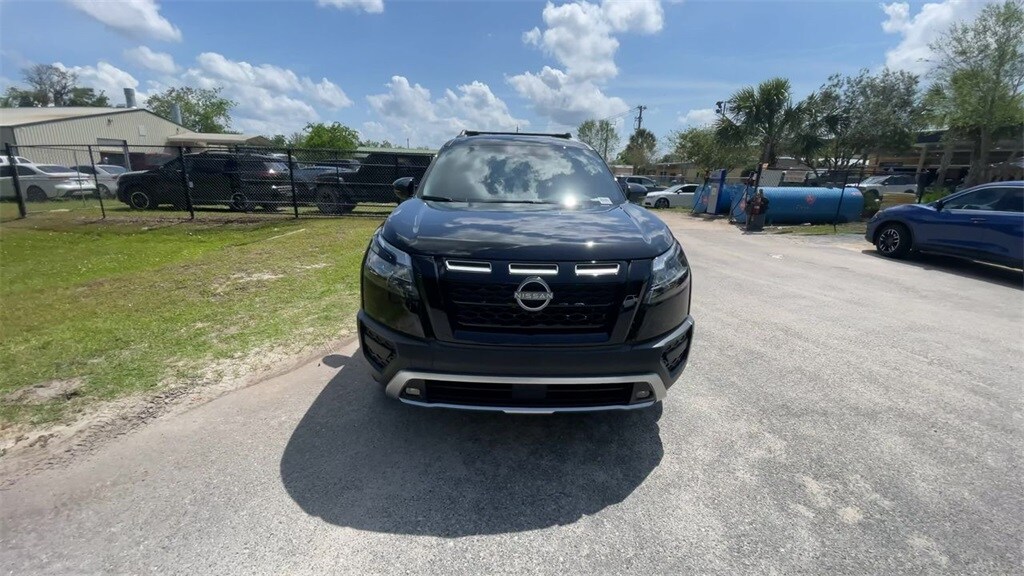 2025 Nissan Pathfinder Rock Creek photo 3