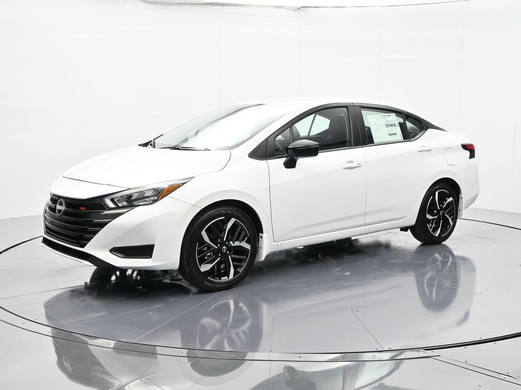 2025 Nissan Versa Sedan SR's photo
