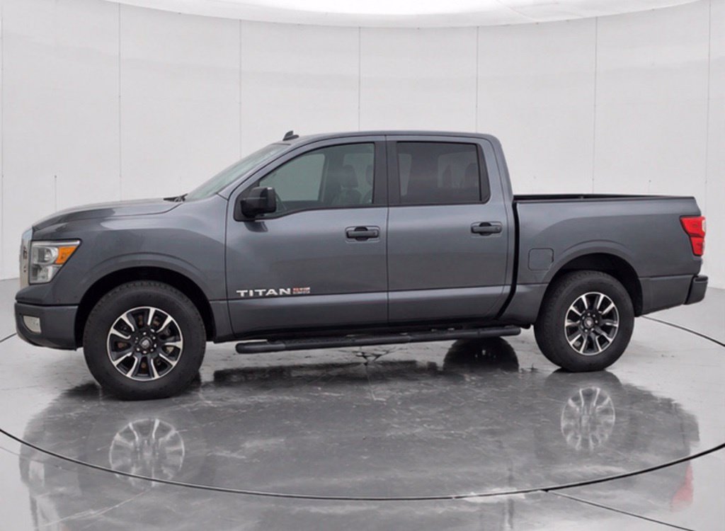 2023 Nissan Titan SV