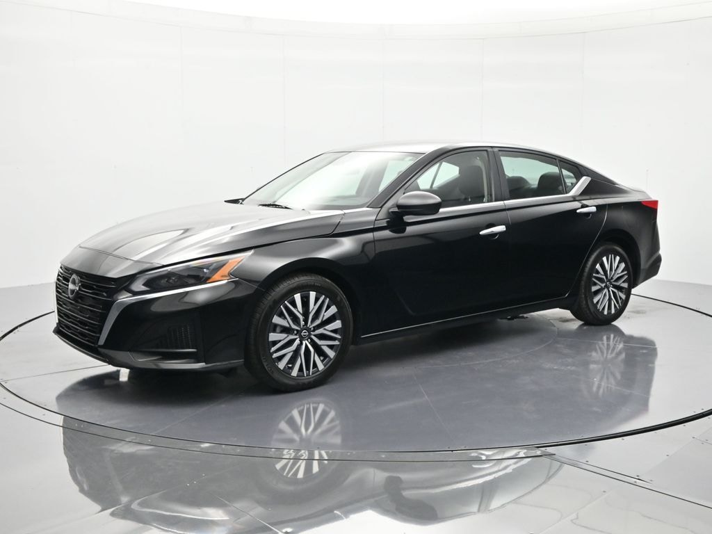 Certified 2024 Nissan Altima 2.5 SV Sedan
