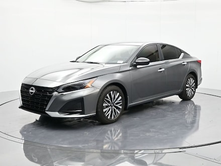 2025 Nissan Altima SV Sedan