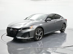 2025 Nissan Altima SR Sedan