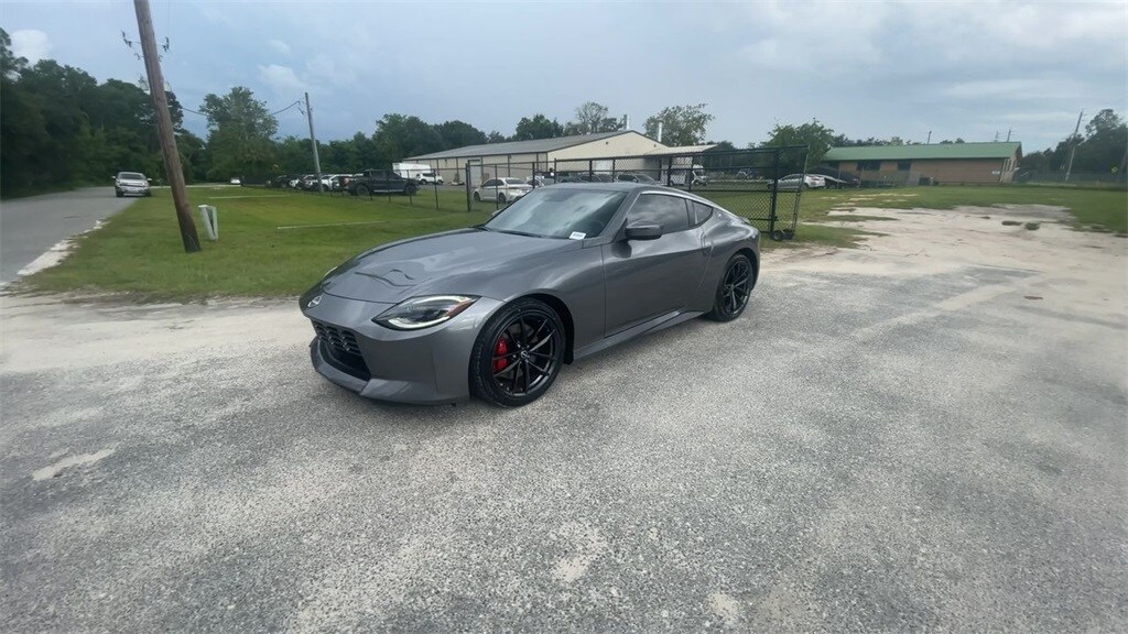 2025 Nissan Z Performance photo 3