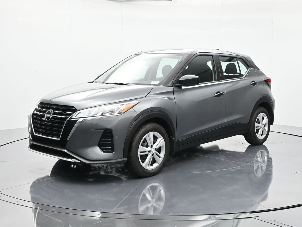2025 Nissan KICKS PLAY Base's photo