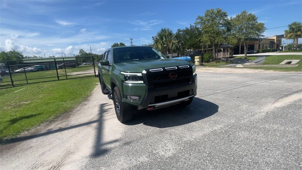 2025 Nissan Frontier PRO-4X photo 3