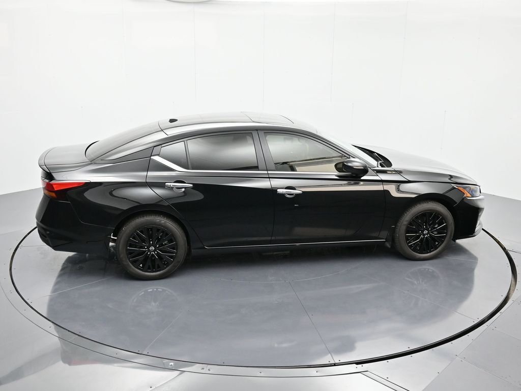 2025 Nissan Altima SV - Photo 32
