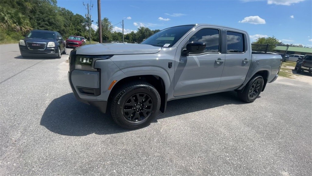 2026 Nissan Frontier SV photo 3