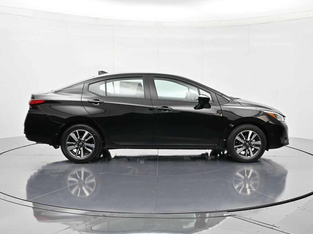 New 2025 Nissan Versa 1.6 SV Sedan