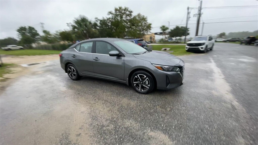 2025 Nissan Sentra SV photo 2