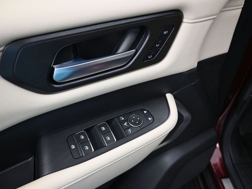 2025 Nissan Armada Platinum - Photo 12