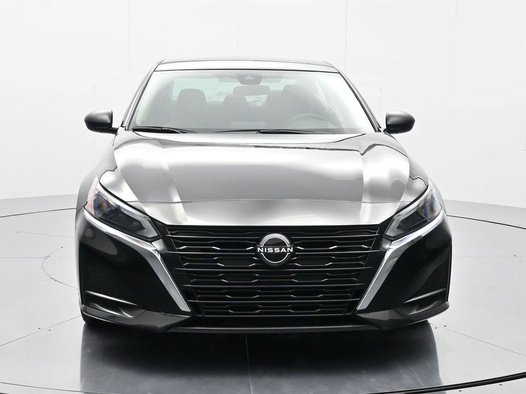 Used 2024 Nissan Altima 2.5 SV Sedan