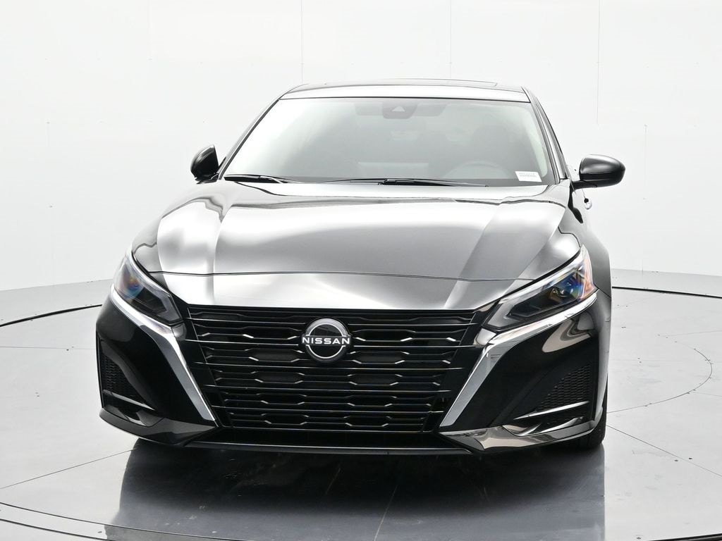 New 2025 Nissan Altima SV Sedan