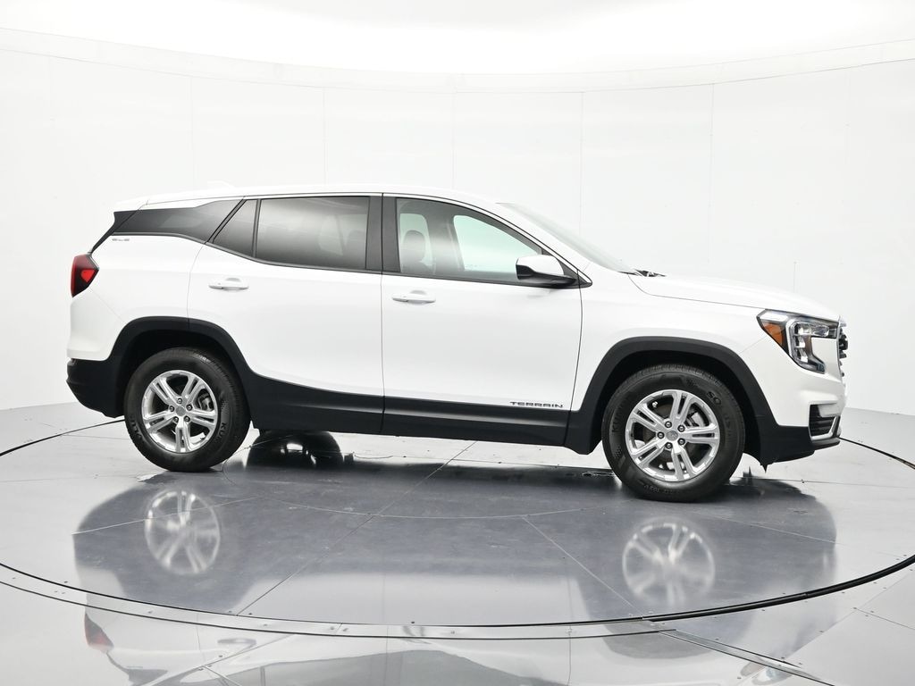 Used 2024 GMC Terrain SLE SUV