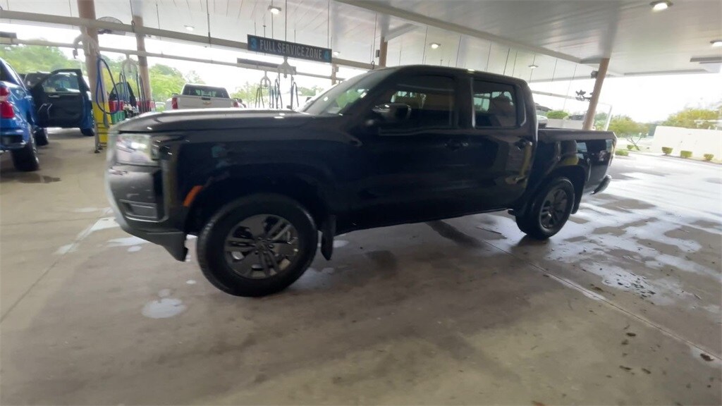 2026 Nissan Frontier SV photo 3