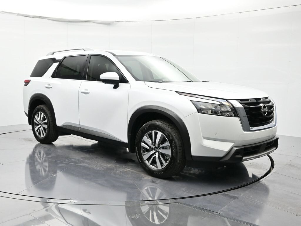 2025 Nissan Pathfinder SL photo 2