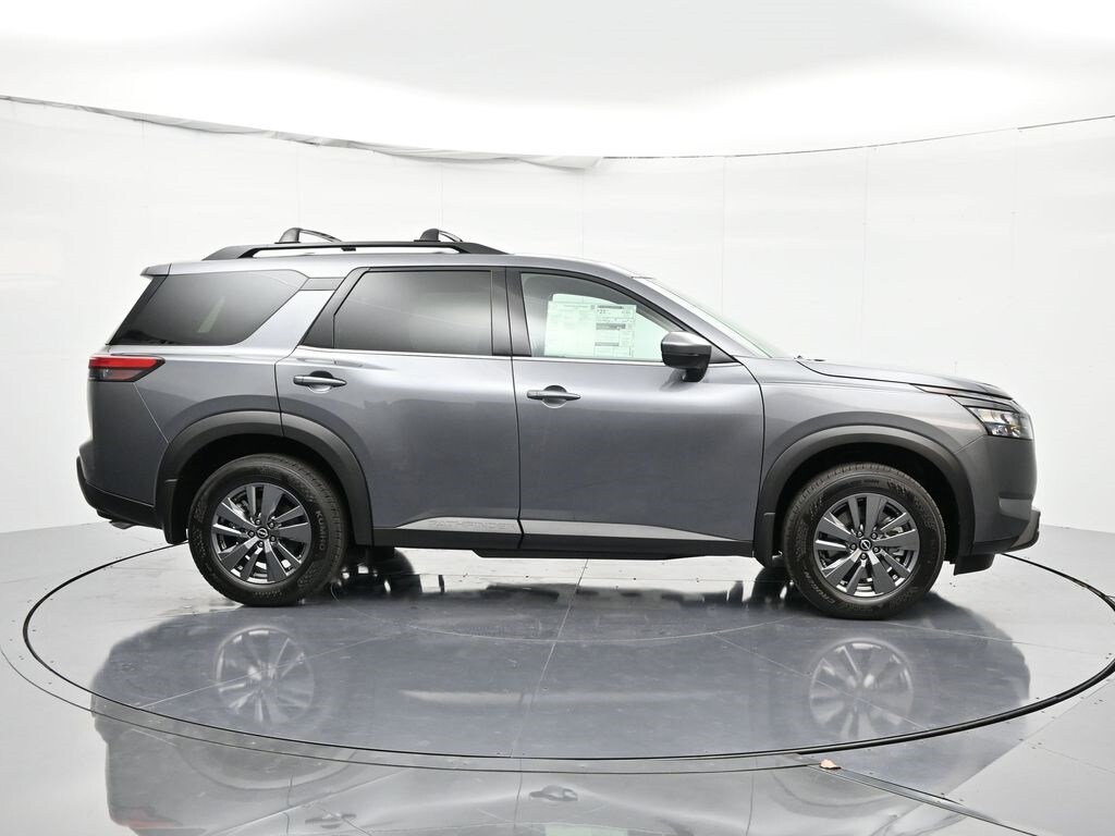 2025 Nissan Pathfinder SV photo 3