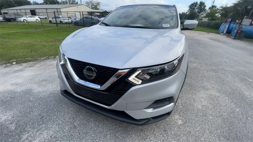 2021 Nissan Rogue Sport S photo 2