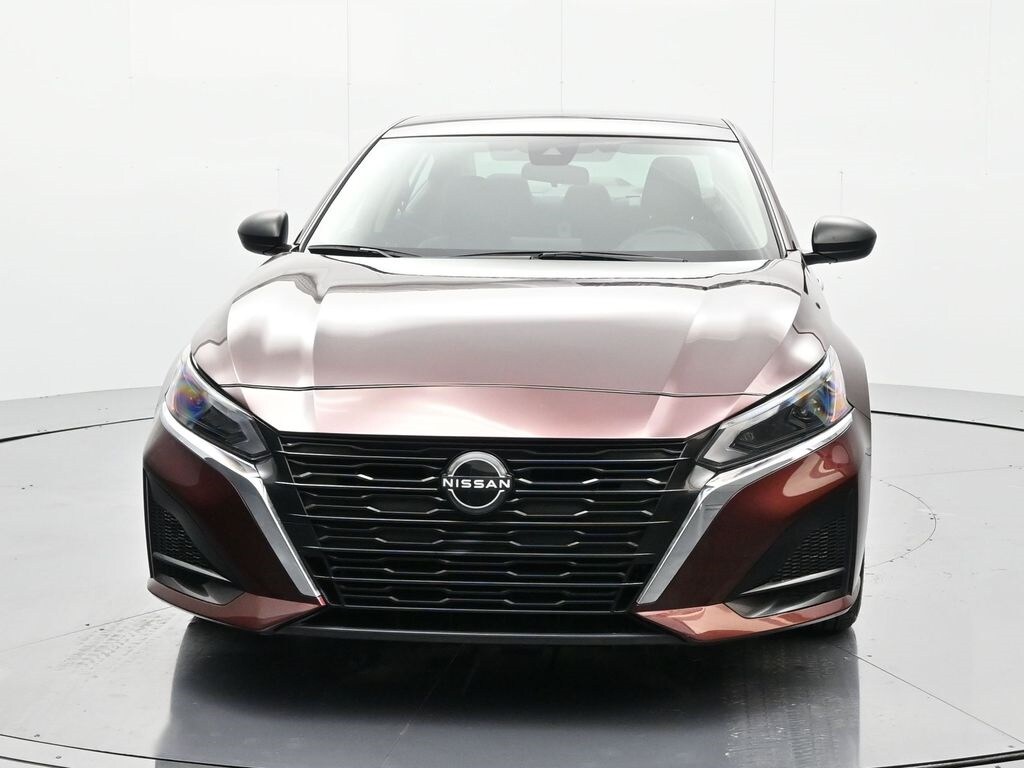 2024 Nissan Altima 2.5 SV photo 2